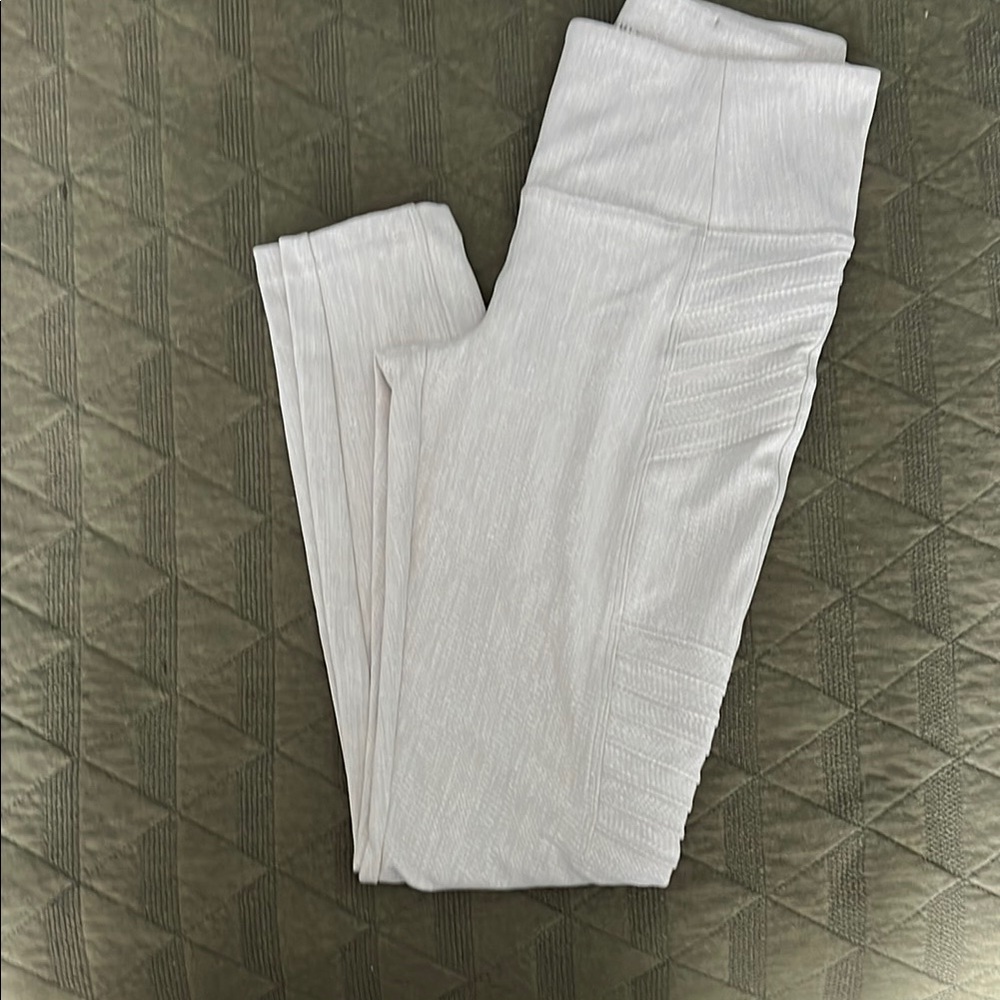 White High-Waisted Leggings
